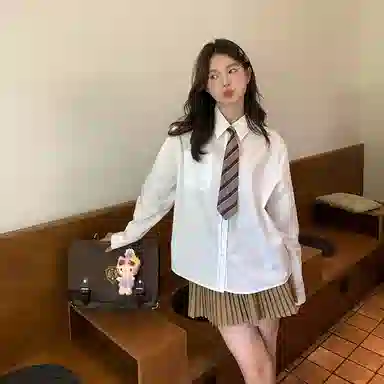 东鲸岁时记 学院风千金风百褶裙伯克利半裙休闲短裙 女款 礼盒装 米白色