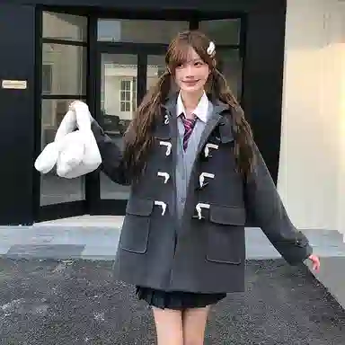 东鲸岁时记 开学季高智感学院风甜美可爱简约舒适时尚高端日常休闲经典复古保暖牛角扣外套秋冬季毕业季大衣 女款 礼盒装