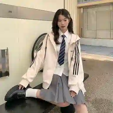 东鲸岁时记 学院风连帽休闲外套纯色半身裙松弛感卫衣套装 女款