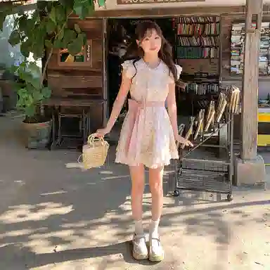 东鲸岁时记 碎花小飞袖海边度假风小个子独特绝美无袖连衣裙 女款 礼盒装 桃之夭夭