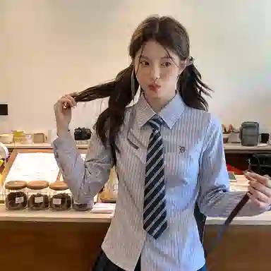 东鲸岁时记 温柔风高级感翻领短款条纹长袖上衣纯色中腰修身短裙搭配一整套制服 春秋季 女款 礼盒装 雾霾蓝