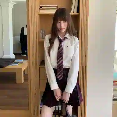 东鲸岁时记 开学优雅学院风白色刺绣百褶裙伯克利半身裙短裙学生日常甜美可爱裙装套装 女款