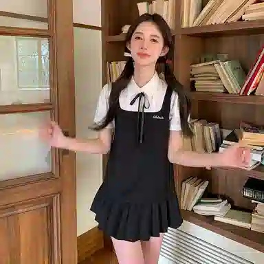 东鲸岁时记 纯色适中修身短袖连衣裙 女款 黑色