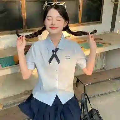 东鲸岁时记 纯色休闲简约衬衣小个子衬衫 女款 礼盒装 蓝色衬衫 买赠交叉领结