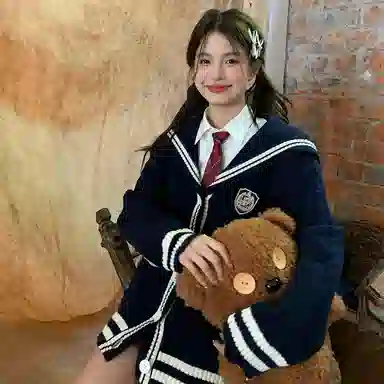 东鲸岁时记 学院风高级感拼色海军领宽松上衣包臀宽松经典格纹半裙搭配一整套裙装套装 秋冬季 女款 礼盒装 藏青色+红色