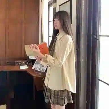 东鲸岁时记 学院风灯芯绒宽松纯棉学生通勤松弛感上衣长袖衬衫 女款 礼盒装 奶黄色