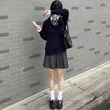 东鲸岁时记 学院风纯色套头休闲舒适百搭毛衣 女款 深海鲸