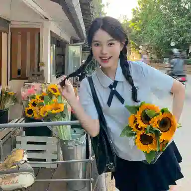 东鲸岁时记 纯色休闲简约衬衣小个子衬衫 女款 礼盒装 蓝色衬衫 买赠交叉领结