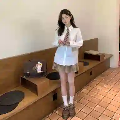 东鲸岁时记 学院风高级感翻领短款气质上衣简约温柔风职场辣妹舒适通勤长袖衬衫制服 春秋季 女款 礼盒装 白色