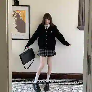 东鲸岁时记 复古绞花宽松刺绣海军领针织衫 女款 黑色