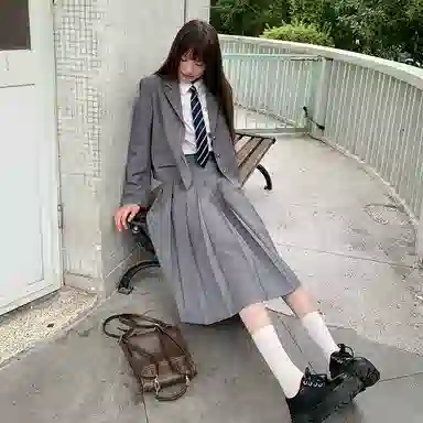 东鲸岁时记 学院风日系纯色百褶裙中长款休闲长裙 女款 灰色