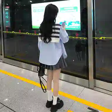 东鲸岁时记 学院风通勤穿搭法式气质松弛感条纹宽松长袖衬衫 女款 蓝色