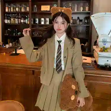 东鲸岁时记 港风高级感美拉德色系上衣外套学院风松弛感休闲简约西装 春秋季 女款 礼盒装 卡其色