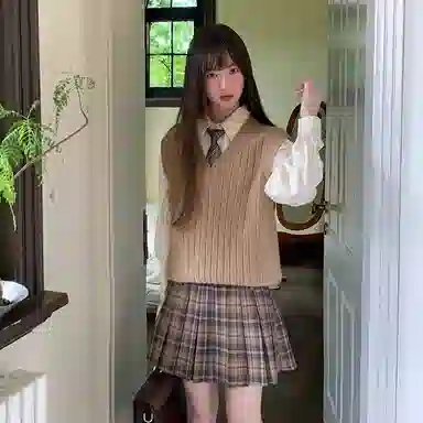 东鲸岁时记 格子中腰合身休闲短裙 女款 棕色