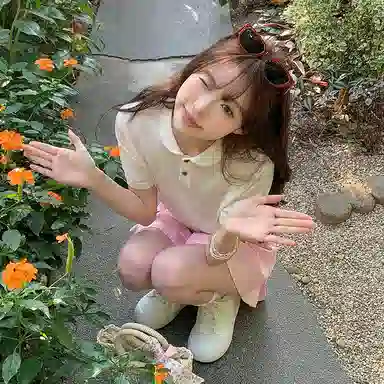 东鲸岁时记 可爱风纯色休闲上衣短袖短款下衣制服 女款 白色