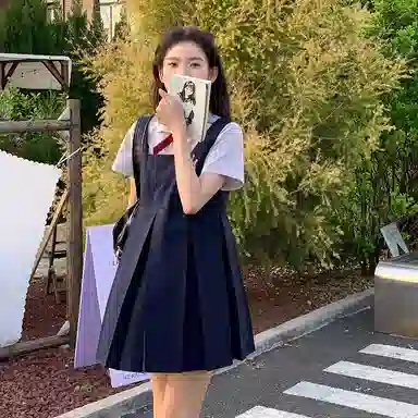 东鲸岁时记 学院风纯色尖领短袖衬衫背带裙制服 女款 礼盒装