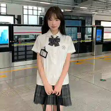 东鲸岁时记 学院风毕业季日系简约显瘦刺绣短袖衬衫碳素笔格裙短款半身裙制服 女款