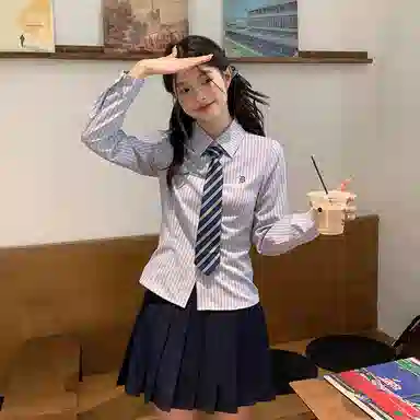 东鲸岁时记 温柔风高级感翻领短款条纹长袖上衣纯色中腰修身短裙搭配一整套制服 春秋季 女款 礼盒装 雾霾蓝