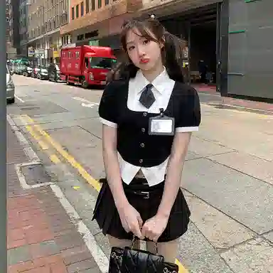 东鲸岁时记 学院风拼色假两件短袖衬衫百褶裙制服 女款 礼盒装