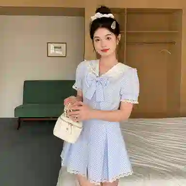 东鲸岁时记 学院风条纹蝴蝶结修身短袖连衣裙 女款 礼盒装 图色