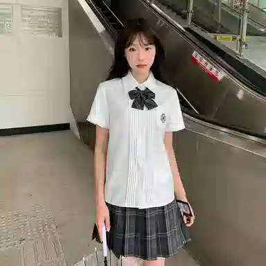东鲸岁时记 尖领短袖衬衫格子图案短裙制服 女款