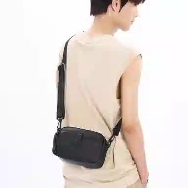 老人头 男士时尚潮流迷你小巧简约设计轻便百搭学生外出随身便携多功能实用 尼龙防水布 单肩包斜挎包 男款 黑色