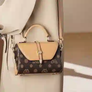 老人头 轻便复古休闲 合成革 斜挎包 小号 女款 咖色