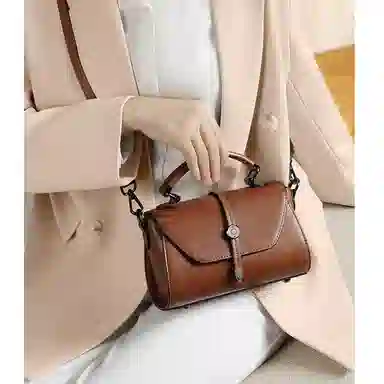 老人头 复古油蜡皮耐用耐脏耐旧通勤 牛皮配合成革 单肩包 女 棕色