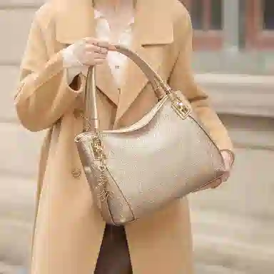 老人头 真皮包包女通勤压花小众设计高级质感大容量中年妈妈母亲托特包手挽 二层牛皮 单肩手拎腋下手提包 女款 金色