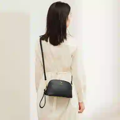 老人头 通勤休闲简约轻便散步装放手机的单肩包 牛皮 斜挎贝壳包 小号 女款 黑色