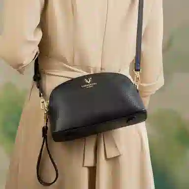 老人头 通勤休闲简约轻便散步装放手机的单肩包 牛皮 斜挎贝壳包 小号 女款 黑色