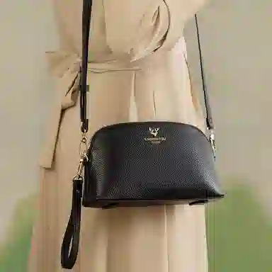 老人头 通勤休闲简约轻便散步装放手机的单肩包 牛皮 斜挎贝壳包 小号 女款 黑色