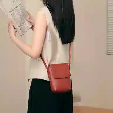 妙迪 竖款磁扣开合 牛皮 单肩包斜挎包手机包 中号 女款 棕色