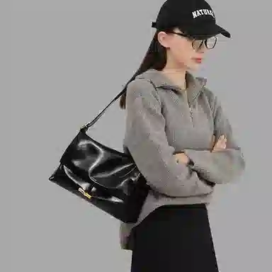 妙迪 新款时尚高级感 牛皮合成革 腋下包斜挎包单肩包 常规 女款 黑色