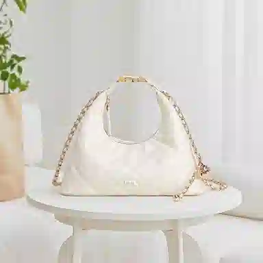 妙迪 小香风菱格链条包高级感时尚精致少女约会派对简约百搭饺子月牙包饭盒包 牛皮 单肩斜挎手提包 小号 女款 奶昔白