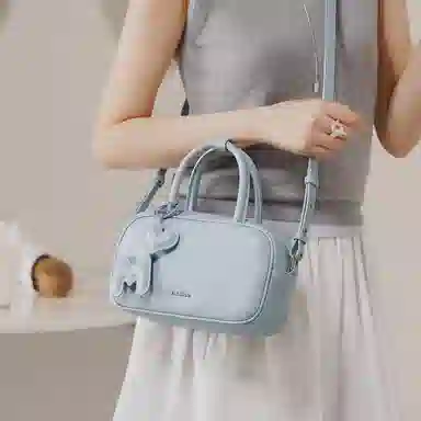 妙迪 时尚潮流 牛皮 保龄球包手提包 女款 奶油白/雾霾蓝