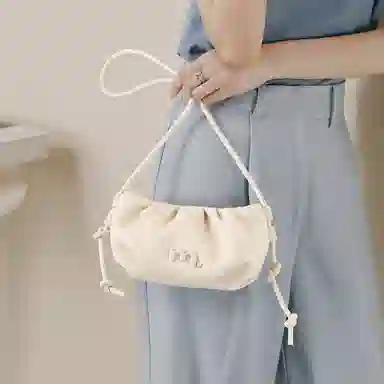 妙迪 小众甜美简约百搭休闲时尚轻便小巧褶皱云朵包饺子包 合成革 迷你腋下单肩斜挎包 常规 女款 奶昔白/鹅黄色