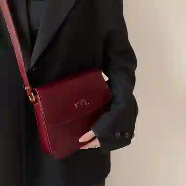 妙迪 复古简约百搭高级感大容量时尚通勤 质感牛皮 定型小方包单肩斜挎腋下包 常规 女款 安可拉红