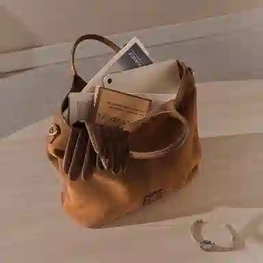 妙迪 秋冬季纯色设计时尚麂皮双面托特包购物袋电脑包 牛皮 手提包 女款 焦糖棕