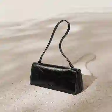 妙迪 早秋人气款秋冬复古时尚潮流简约百搭真皮腋下法棍包 牛皮革 单肩包 常规 女款 墨染黑