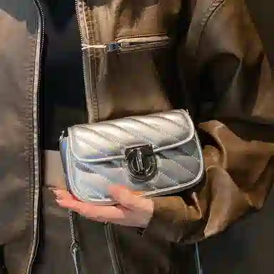 妙迪 小众高级质感时尚 牛皮 腋下包链条包单肩包斜挎包 女款 米白色