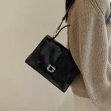 妙迪 小众设计高级感大容量时尚通勤休闲百搭 牛皮软皮 手提单肩斜挎包凯莉包 常规 女款 曜石黑