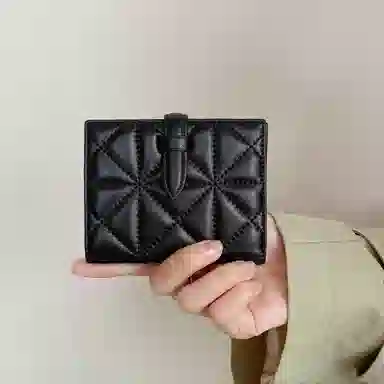 妙迪 高级感时尚百搭精致小巧小香风菱格钱夹 羊皮 钱包短款零钱包折叠抽带手拿包多功能防盗刷证件卡包 常规 女款 曜石黑