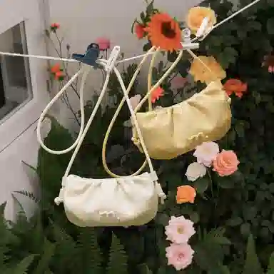 妙迪 小众甜美简约百搭休闲时尚轻便小巧褶皱云朵包饺子包 合成革 迷你腋下单肩斜挎包 常规 女款 奶昔白/鹅黄色