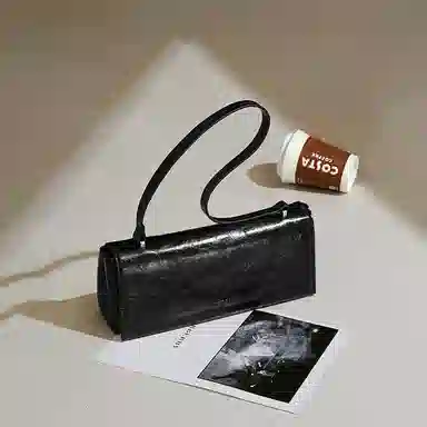 妙迪 早秋人气款秋冬复古时尚潮流简约百搭真皮腋下法棍包 牛皮革 单肩包 常规 女款 墨染黑