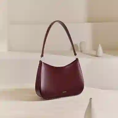 妙迪 时尚百搭简约高级感优雅腋下包 牛皮 单肩包 女款 安可拉红