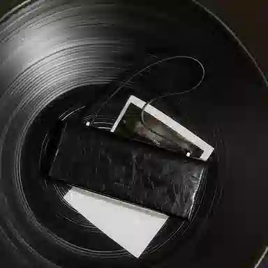 妙迪 早秋人气款秋冬复古时尚潮流简约百搭真皮腋下法棍包 牛皮革 单肩包 常规 女款 墨染黑