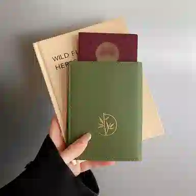 妙迪 小众设计国风熊猫护照夹 牛皮 证件保护套多功能长款钱包钱夹卡包 常规 女款 青绿色