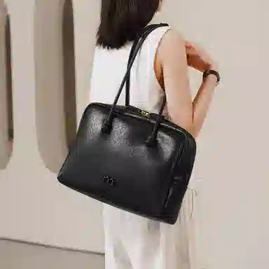 妙迪 高级感大容量复古公文波士顿包秋冬时尚通勤简约百搭保龄球包 牛皮 腋下包单肩手提包 大号 女款 琥珀棕/典雅黑