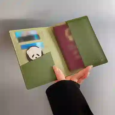 妙迪 小众设计国风熊猫护照夹 牛皮 证件保护套多功能长款钱包钱夹卡包 常规 女款 青绿色